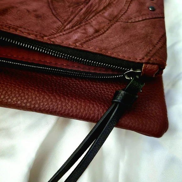 Wine Red Textured Leather Clutch / Cross Body Bag NWOT - Picture 4 of 6